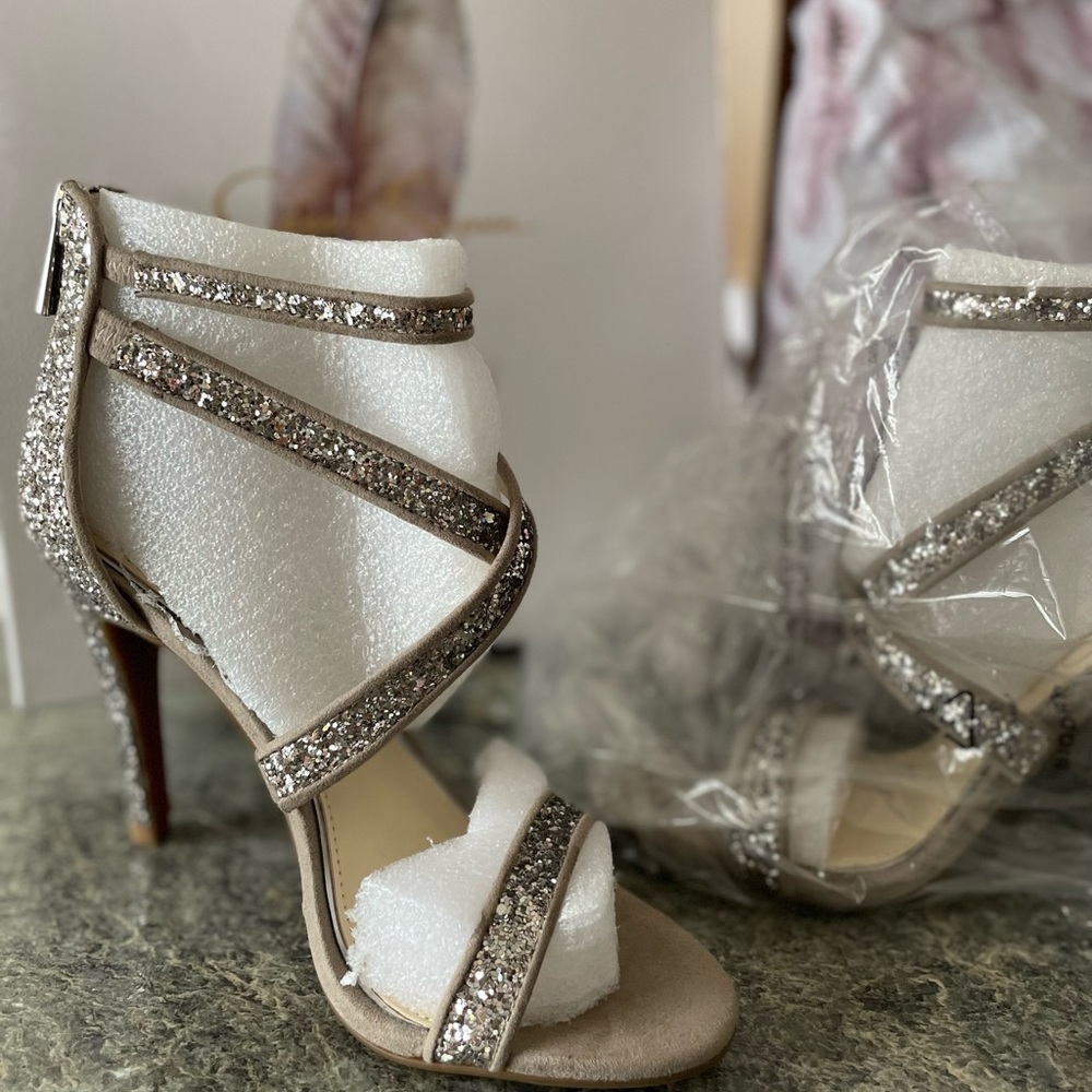 New in box Jessica Simpson heels